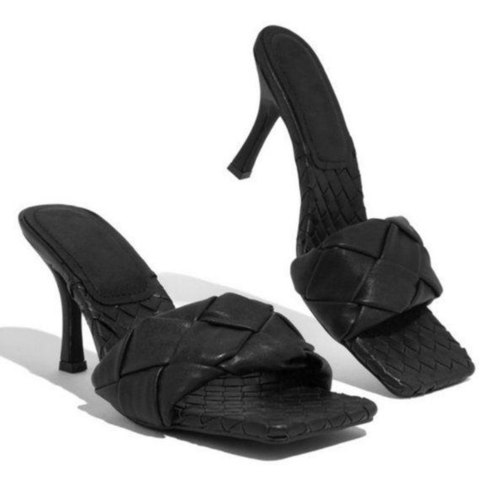 !! EXCLUSIVE !! Square Toe Braided Mule in Black - Picture 4 of 12